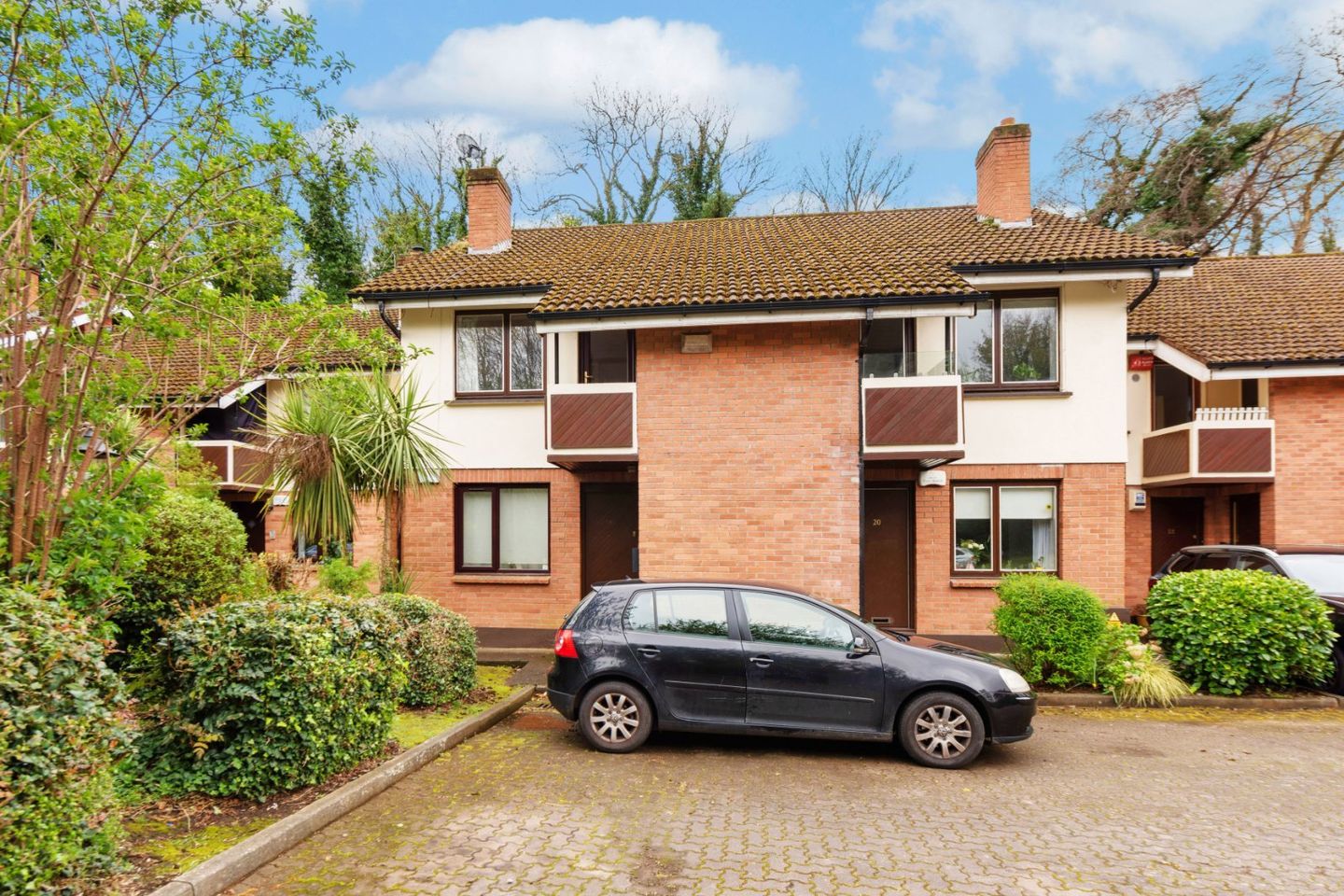 17 Riverbank, Dodder Park Road, Rathfarnham, Dublin 14, D14N403 is for