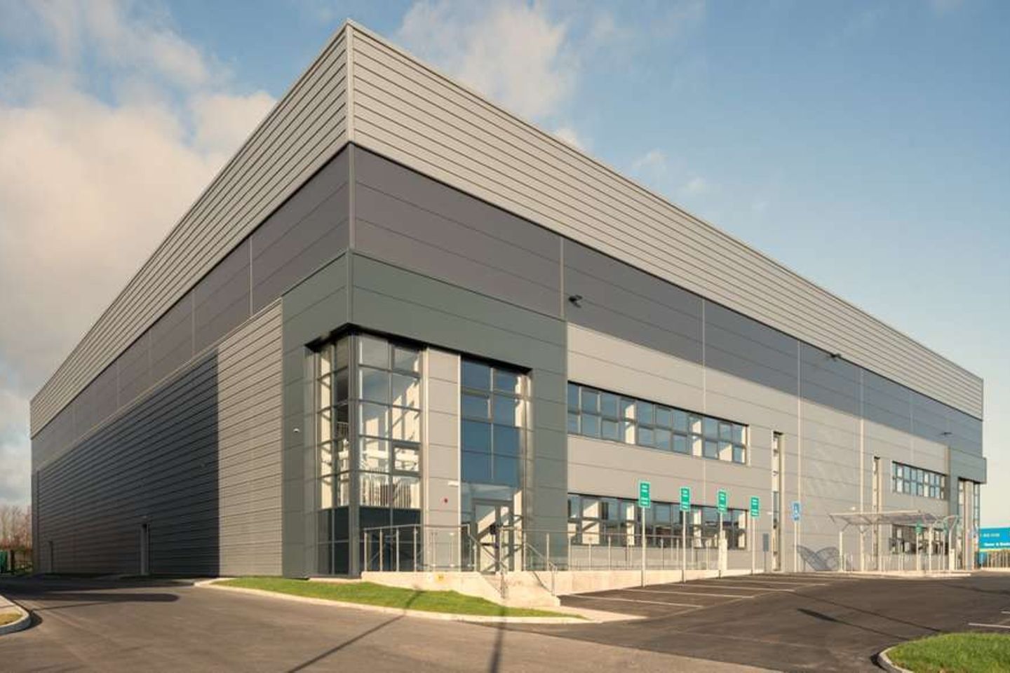 Commercial property for sale in Unit A8A North City Business Park