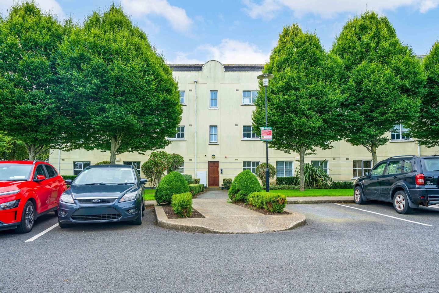 Apartment 17, Station Court, Portmarnock, Co. Dublin, D13H9P1 is for