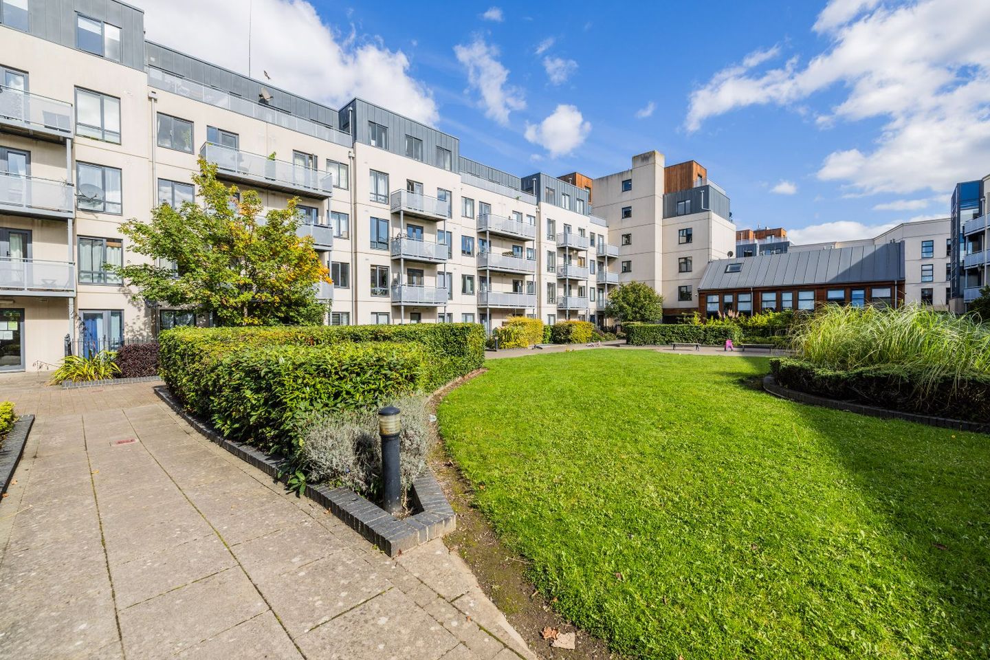 Apartment 10, Compass Court South, Royal Canal Avenue, Royal Canal Park, Dublin 15, D15F102