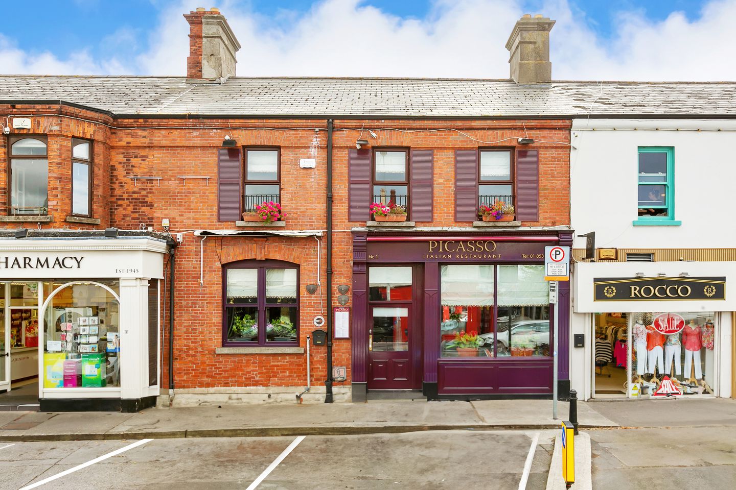 Commercial property for rent in 1 Vernon Avenue, Clontarf, Dublin 3