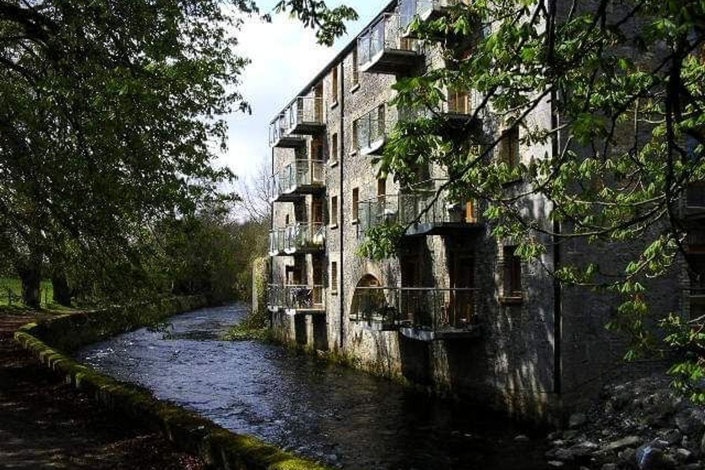 Apartment 6, Riverside Apartments, Newbridge Street, Birr, Co. Offaly, R42X409