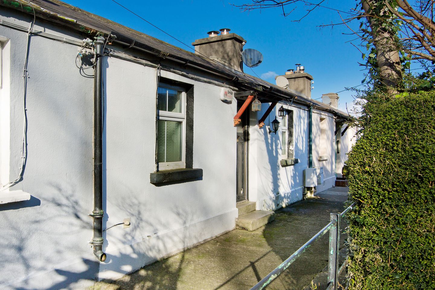 2 Monaloe Cottages, Old Bray Road, Cabinteely, Dublin 18, D18X9H6