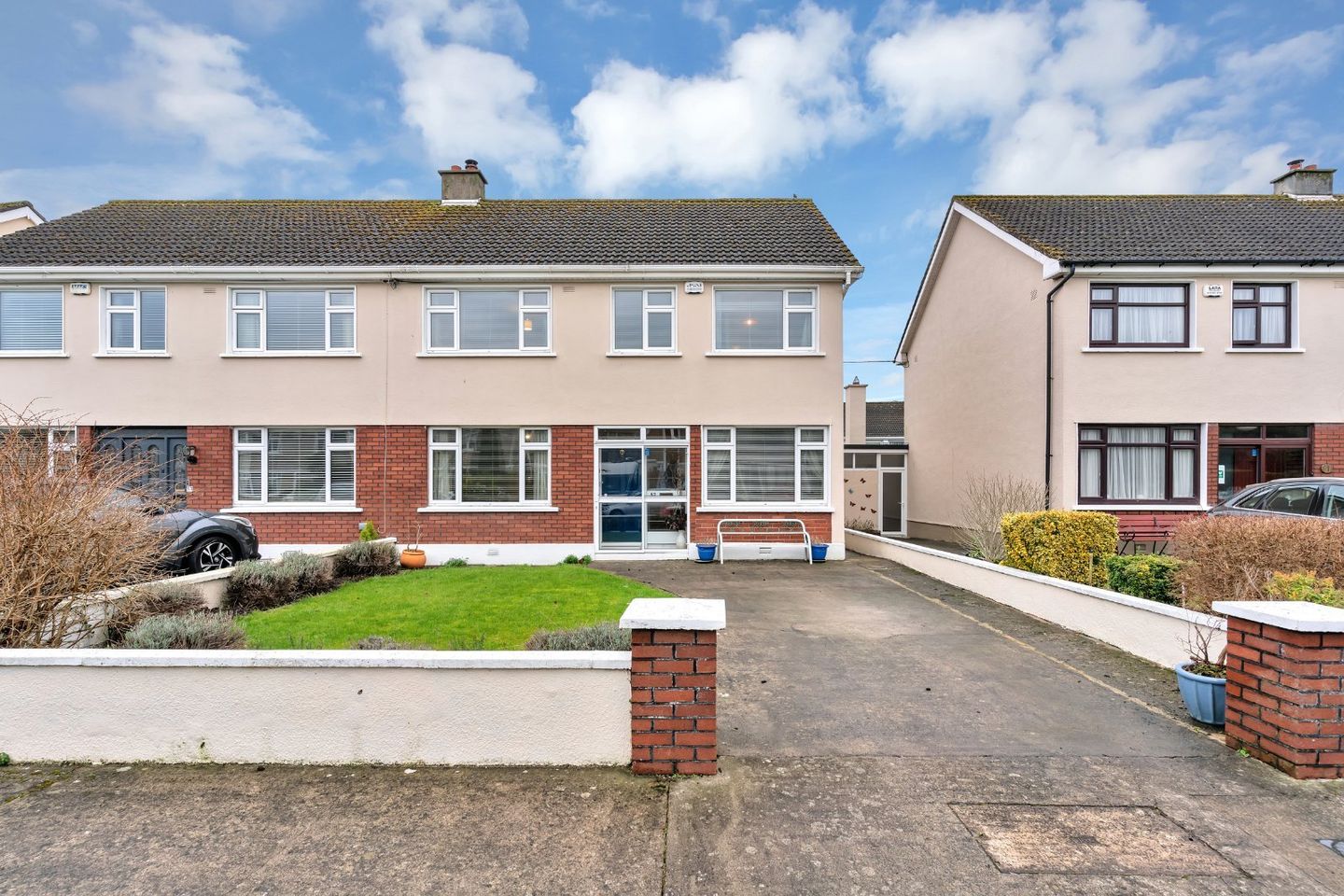 52 Hollywood Park, W91RW6T