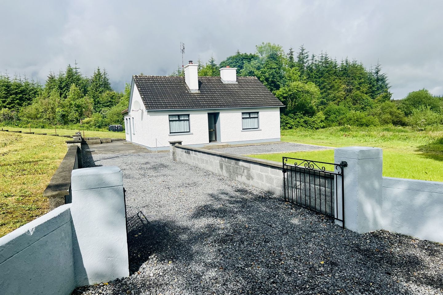 Cloonerkaun, Cloonfad, Cloonfad, Co. F35P680 is for sale on