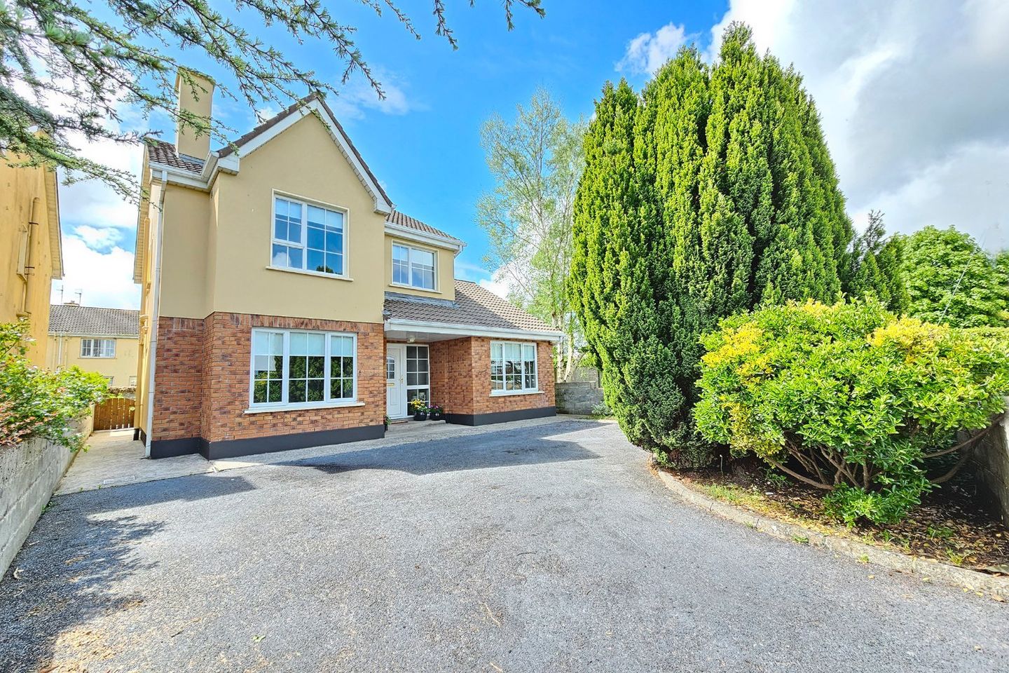 4 Carraig Dubh, Ennis, Co. Clare is for sale on Daft.ie