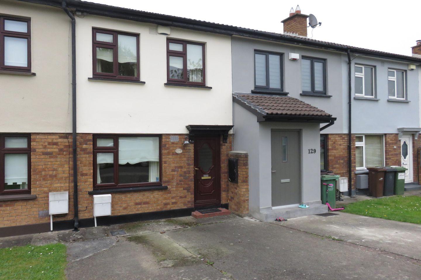 127 Saint John's Crescent, Clondalkin, Clondalkin, Dublin 22, D22C3V2 is for sale on Daft.ie