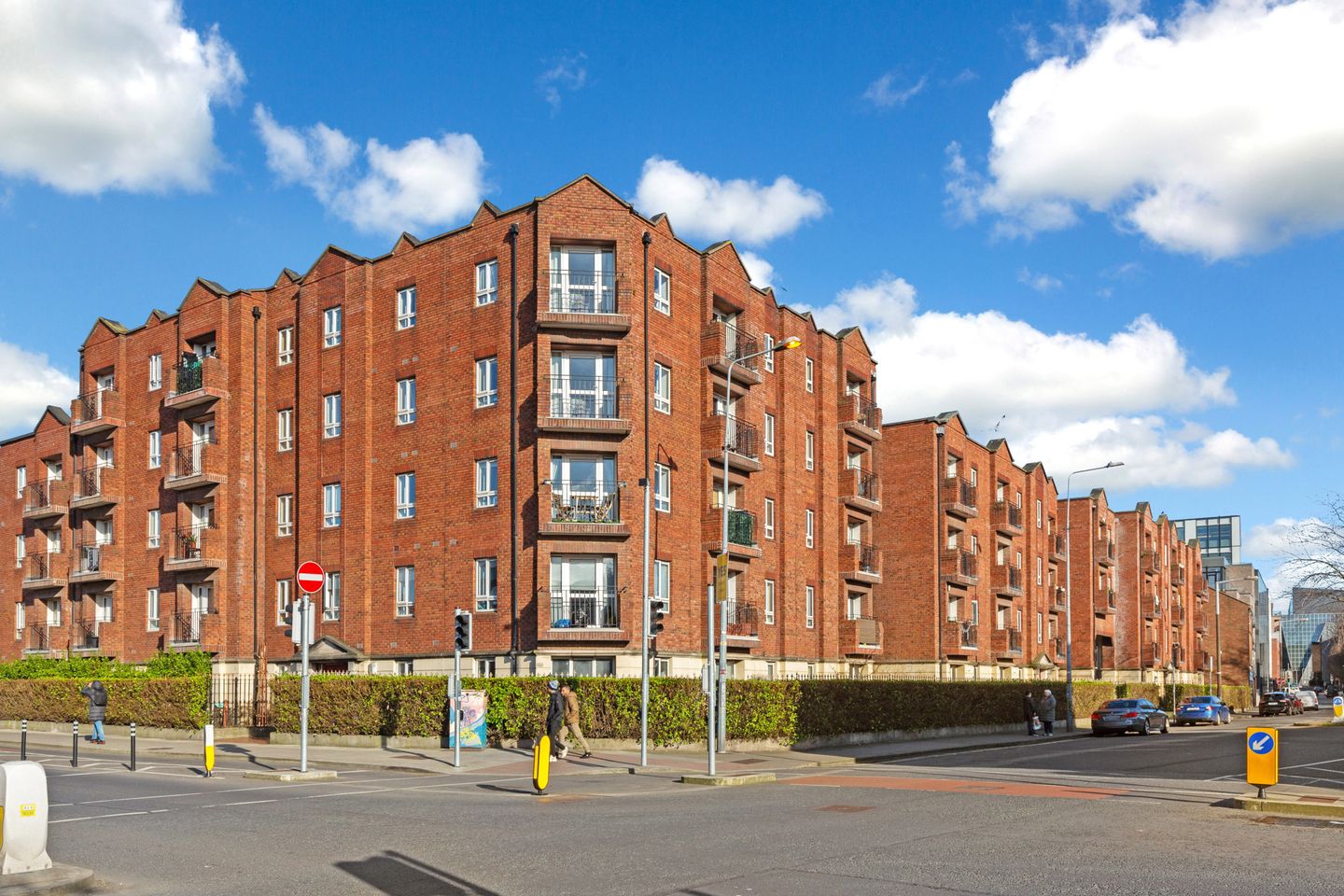 102 Trinity Square, Townsend Street, Dublin 2, D02N971 is for sale on