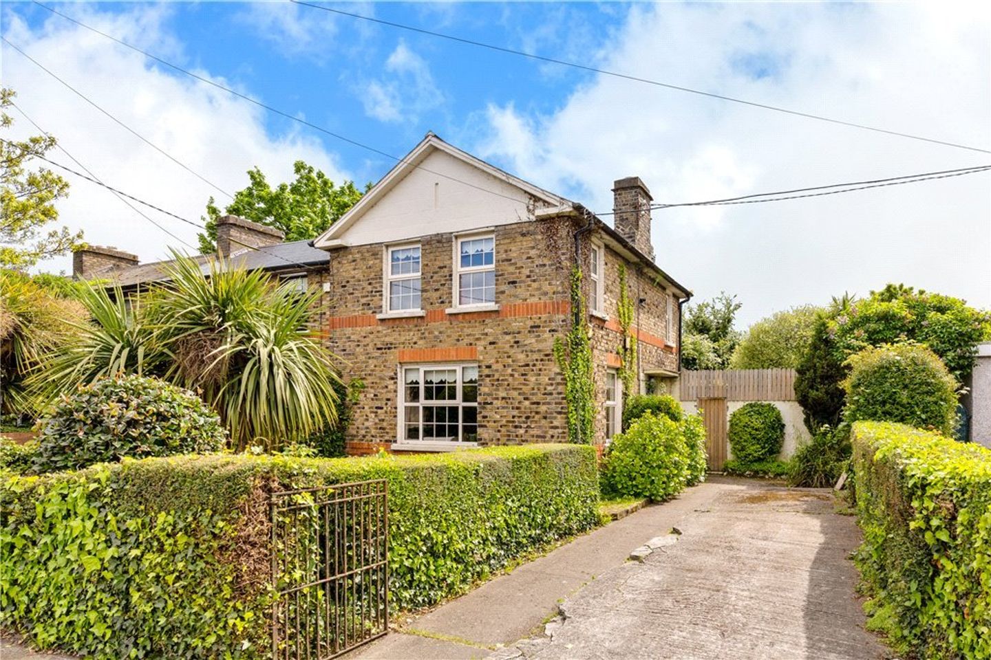 7 Sallynoggin Villas Sallynoggin, Sallynoggin, Co. Dublin is for sale