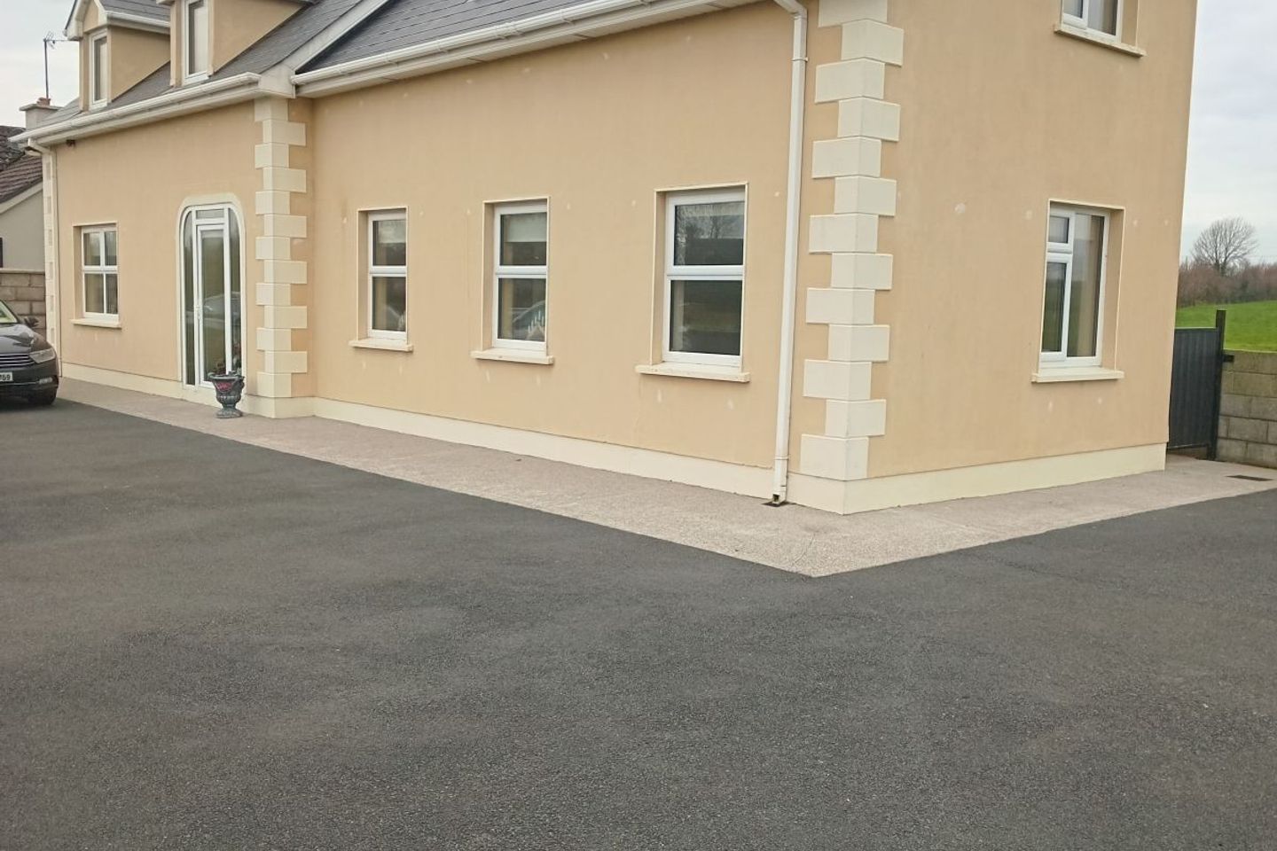 Charleville,Co. Cork- Digs Available/Full Time, Charleville, Co. Cork
