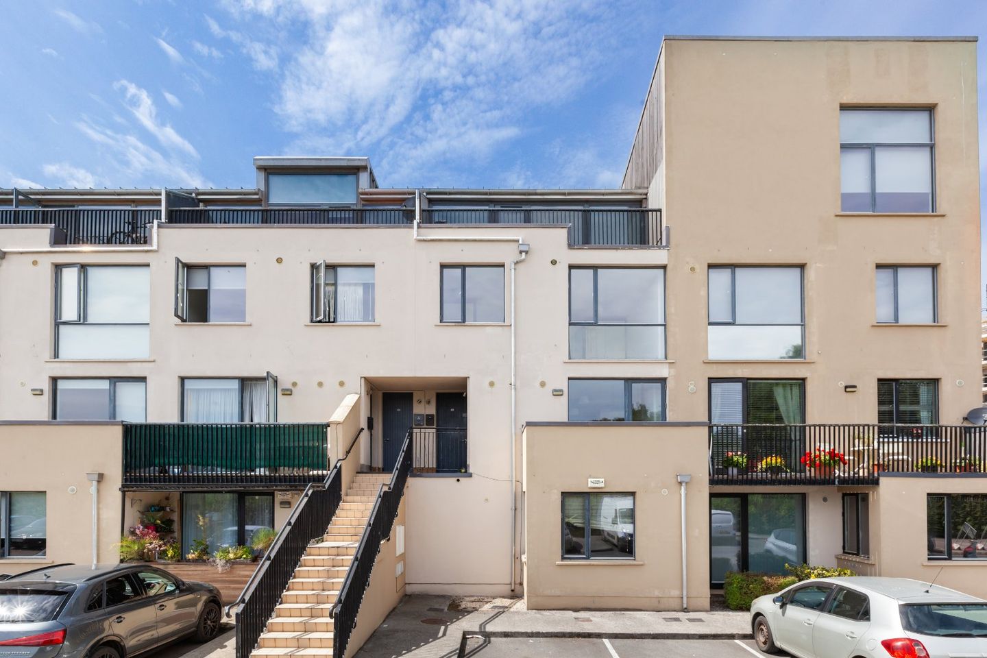 19 Parkview Green, Finglas, Dublin 11, D11XN1N