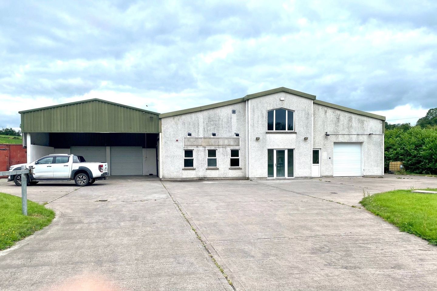 Commercial property for rent in Commercial Unit, Mullaghmore, Monaghan