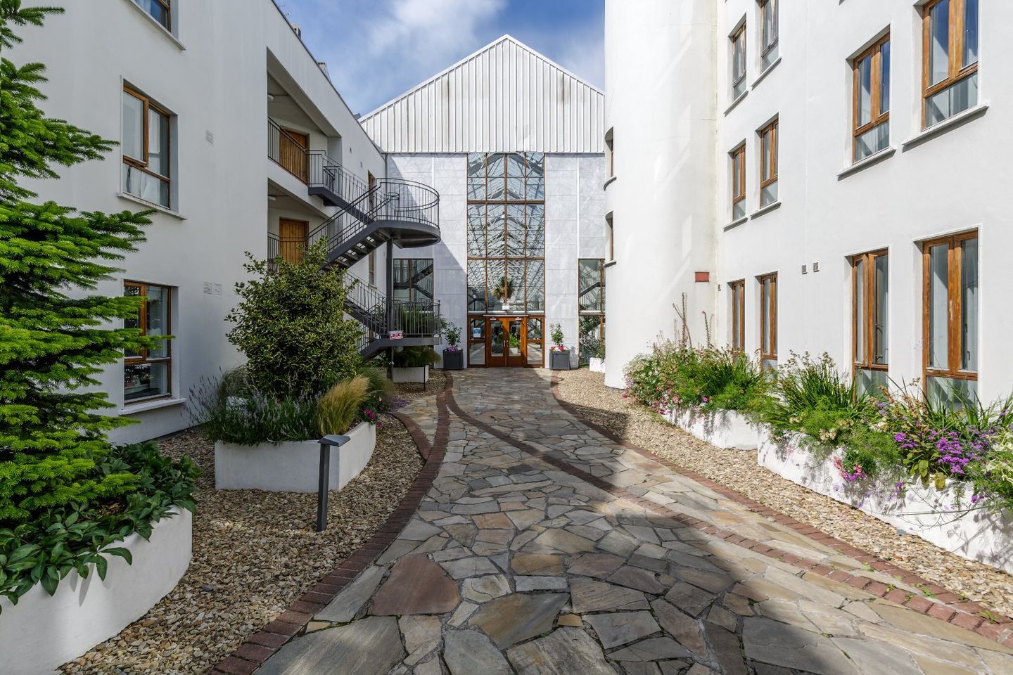 102 Wintergarden, Pearse Street, Dublin 2 is for sale on Daft.ie