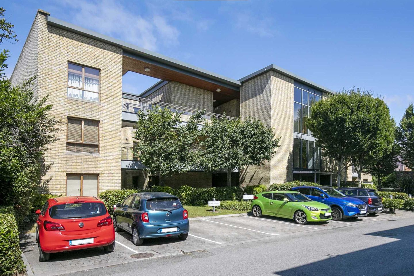 Apt 16 Auburn, Howth Road, Clontarf, Dublin 3, D03VX75 is for sale on Daft.ie