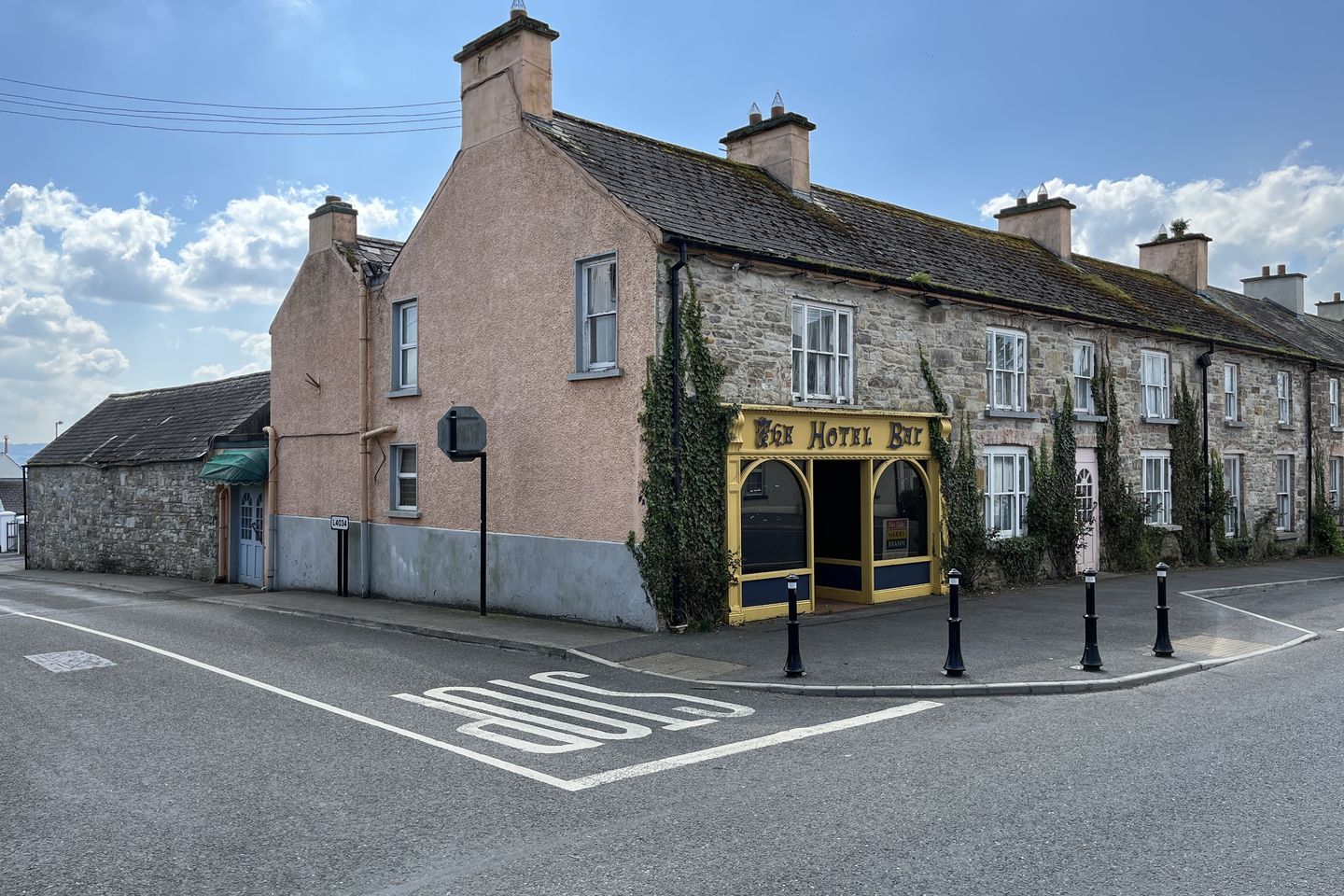 The Mountshannon Hotel, Main Street, Mountshannon, Co. Clare, V94WC7D