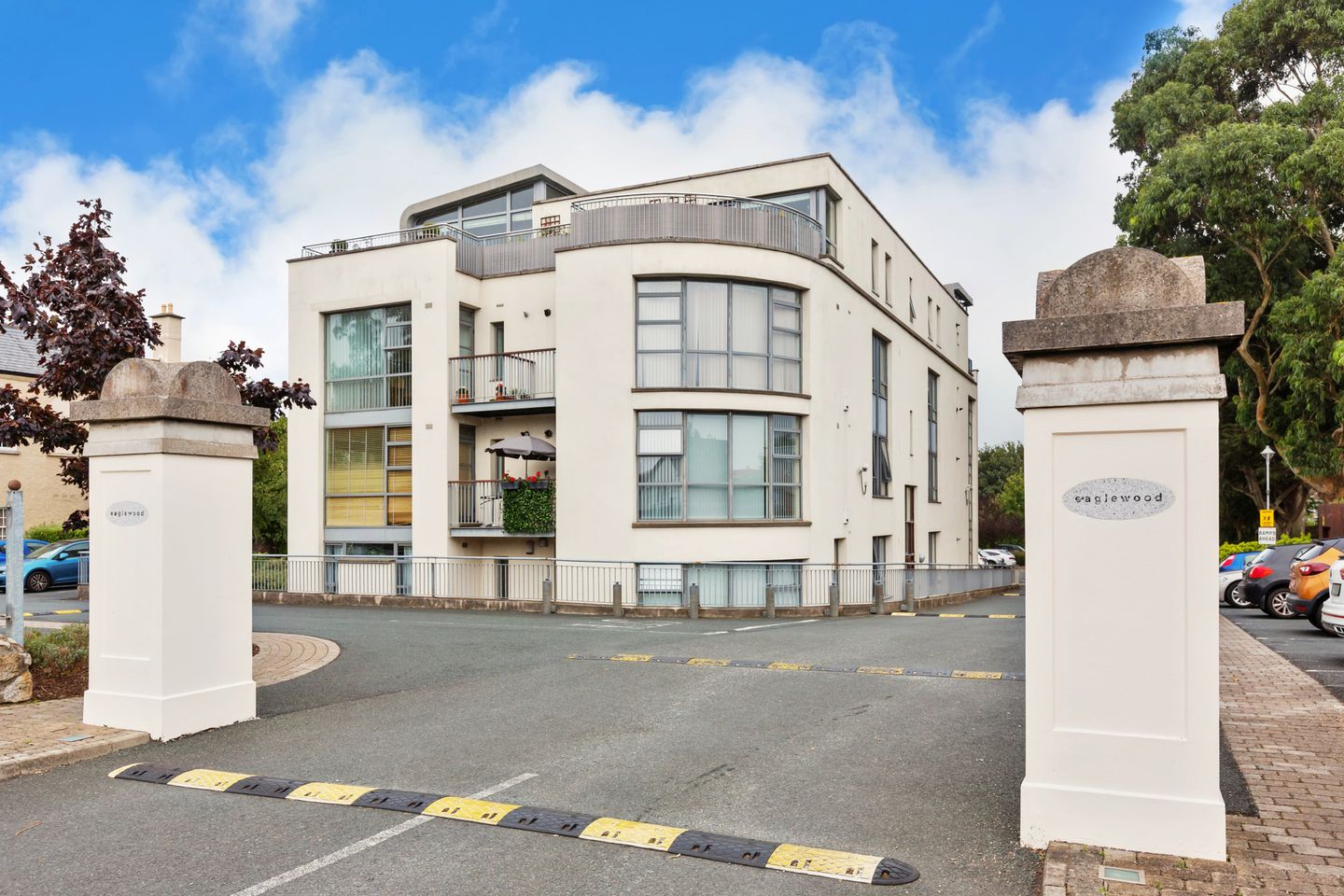 31 Eaglewood, Rochestown Avenue, Dun Laoghaire, Co. Dublin, A96DD80 is for sale on Daft.ie