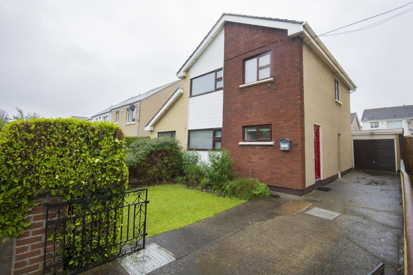 42 Carraroe Avenue, The Donahies, Donaghmede, Dublin 13, D13E170 is for