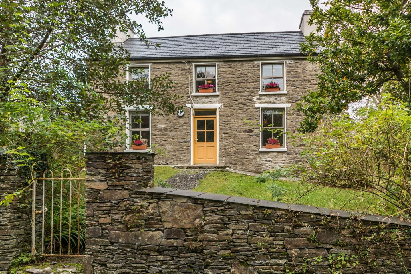 Cairdre Go Deo, Cooragurteen, Ballydehob, Co. Cork, P81D215