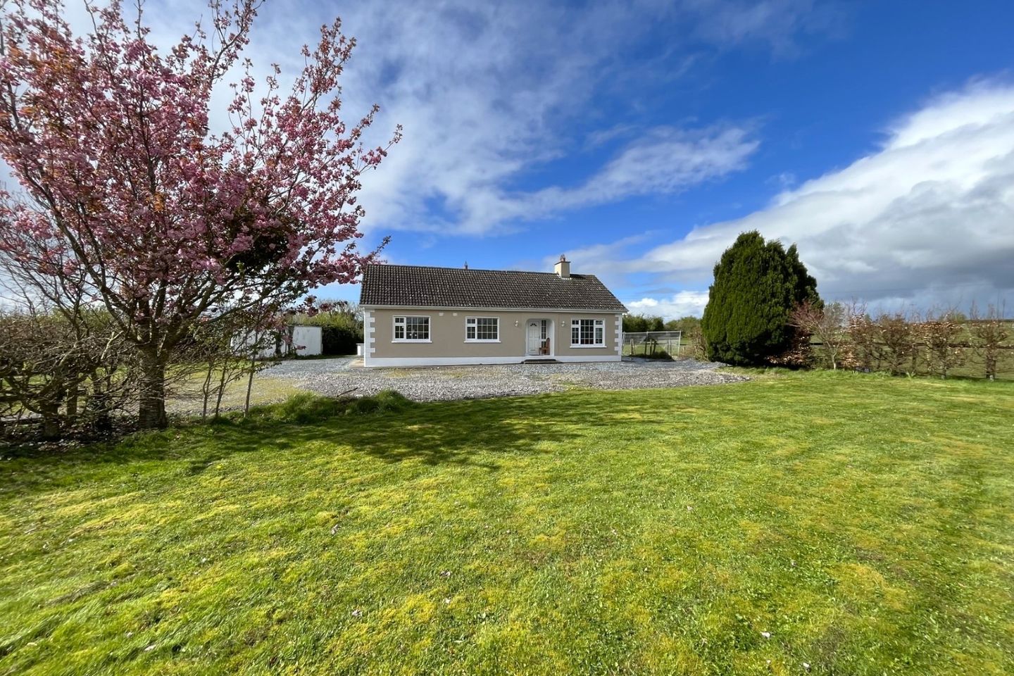 "Fontstown Lodge", Fontstown, Kilcullen, Co. Kildare, R14E866 is for sale on Daft.ie