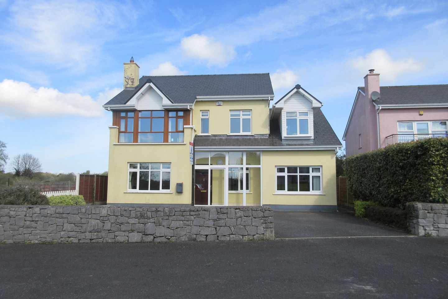 213 River Village, Monksland, Athlone, Co. N37X7X3 is for