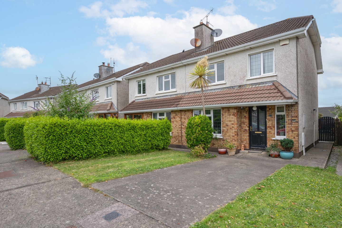 20 Larchfield, Bridgemount, Carrigaline, Co. Cork, P43WN15 is for sale