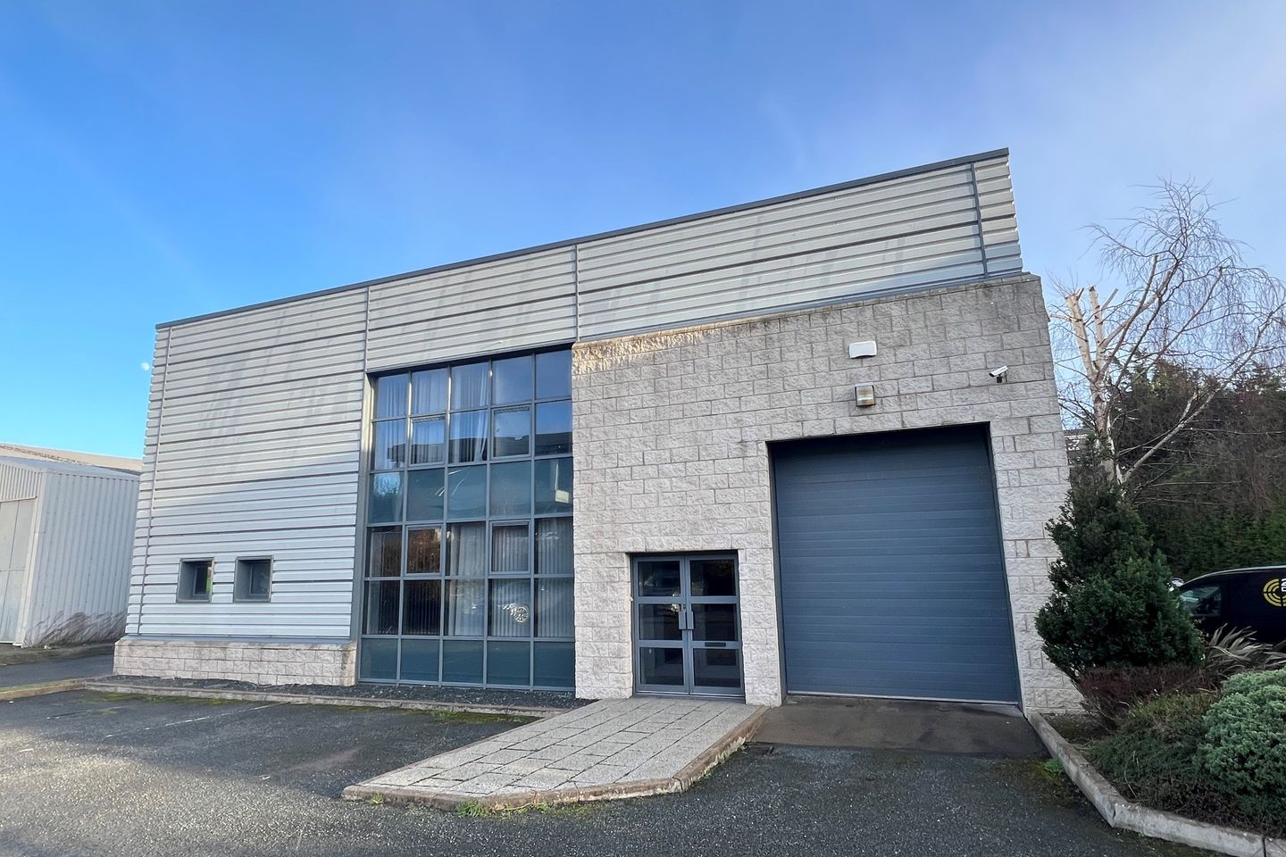 Commercial property for rent in Unit A, Killarney Road Business Park