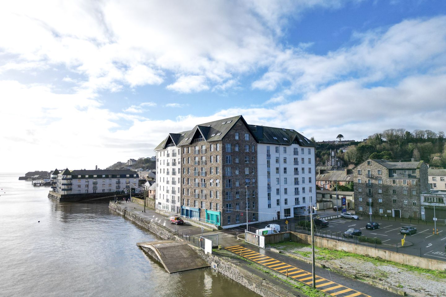 204 Pier Head Apartments, Store Street, Youghal, Co. Cork, P36A379