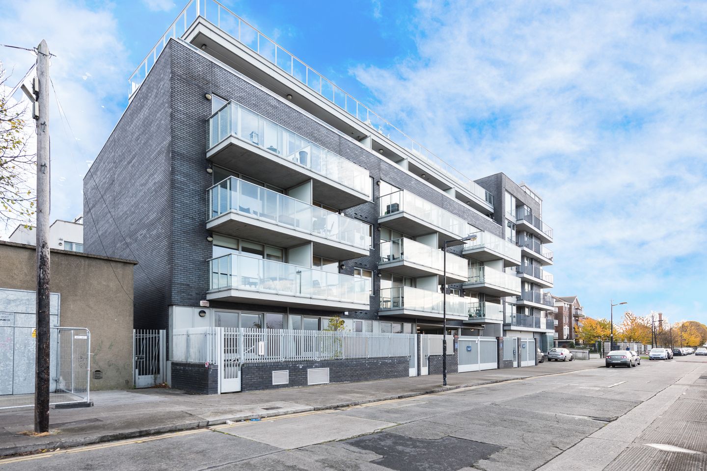 Apartment 10, Block F, The Moorings, Ringsend, Dublin 4, D04V188 is for