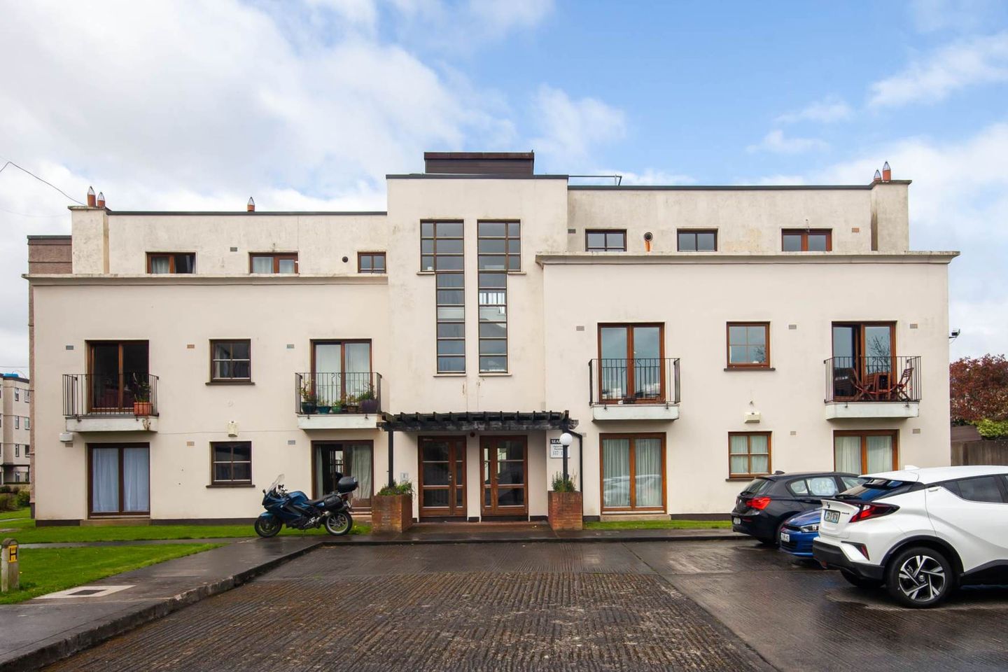 120 Seapark, Mount Prospect Avenue, Clontarf, Dublin 3, D03X382 is for