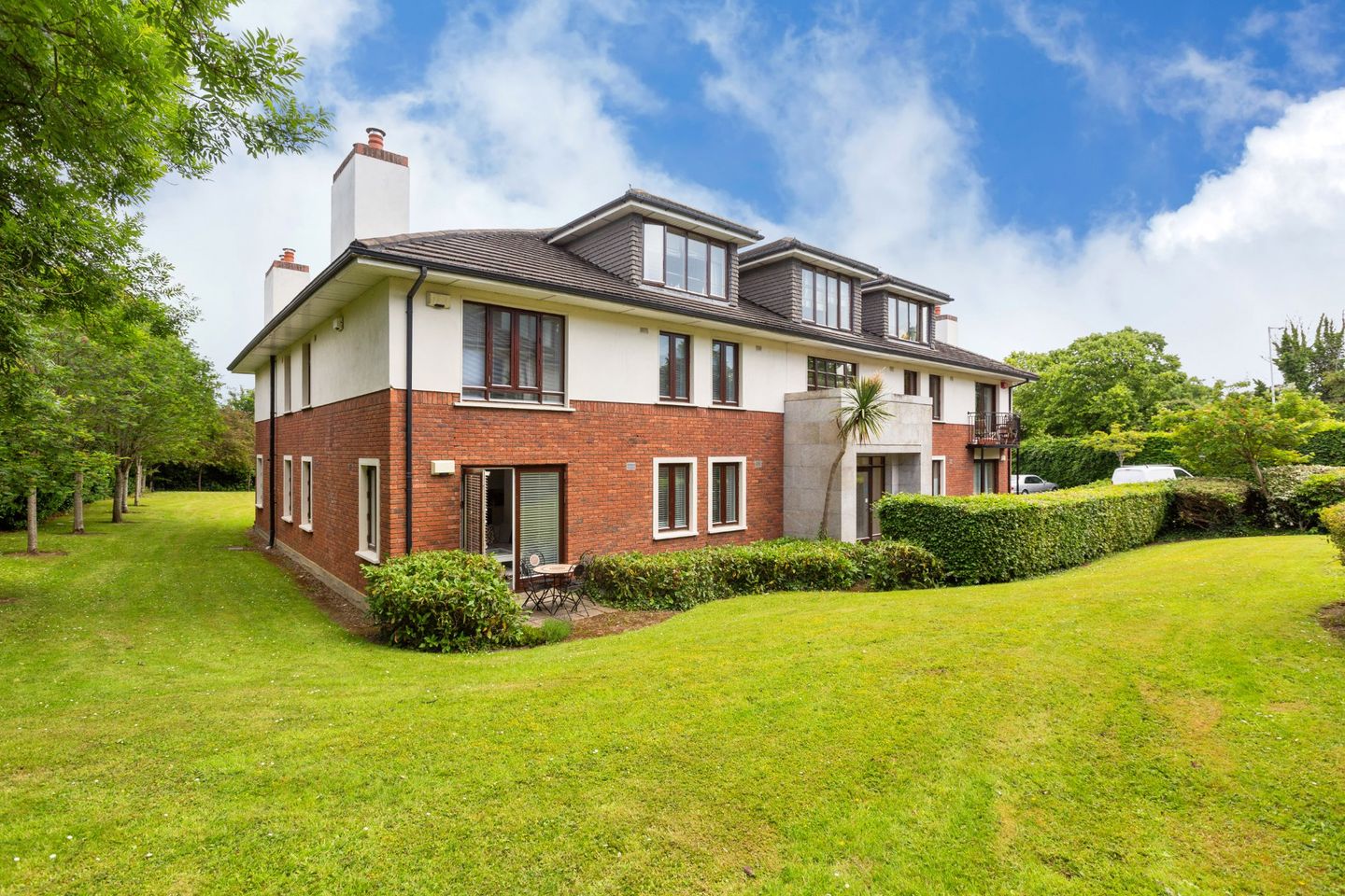 11 Mountbrook, Road, Blackrock, Co Dublin, A94PY91 is for
