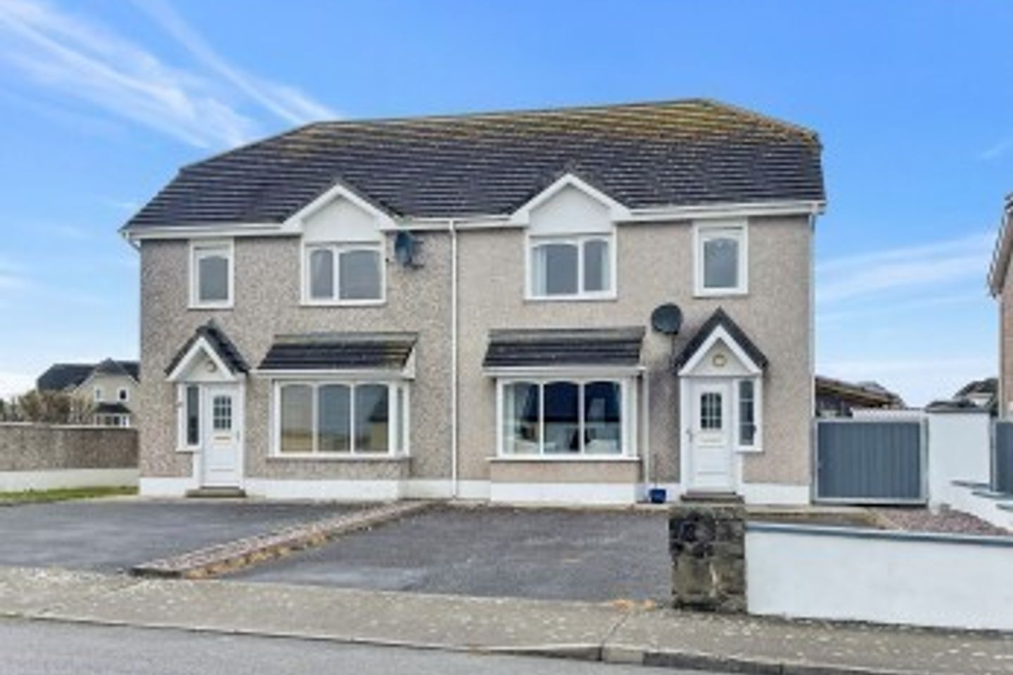 116 Moore Bay, Kilkee, Co. Clare., V15AX73 is for sale on Daft.ie