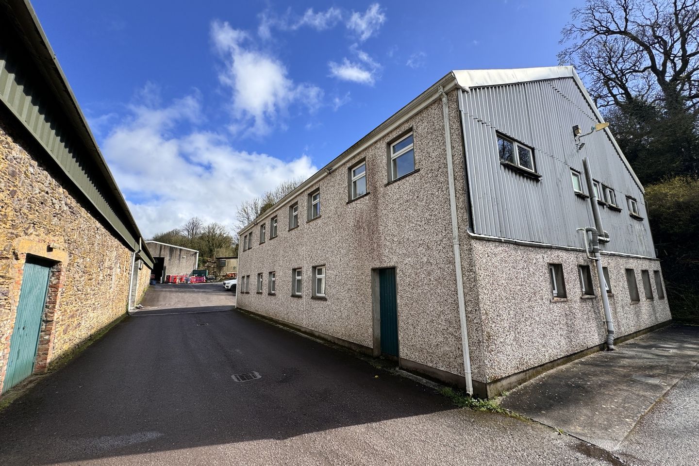Commercial property for rent in Distillery Business Park, Old