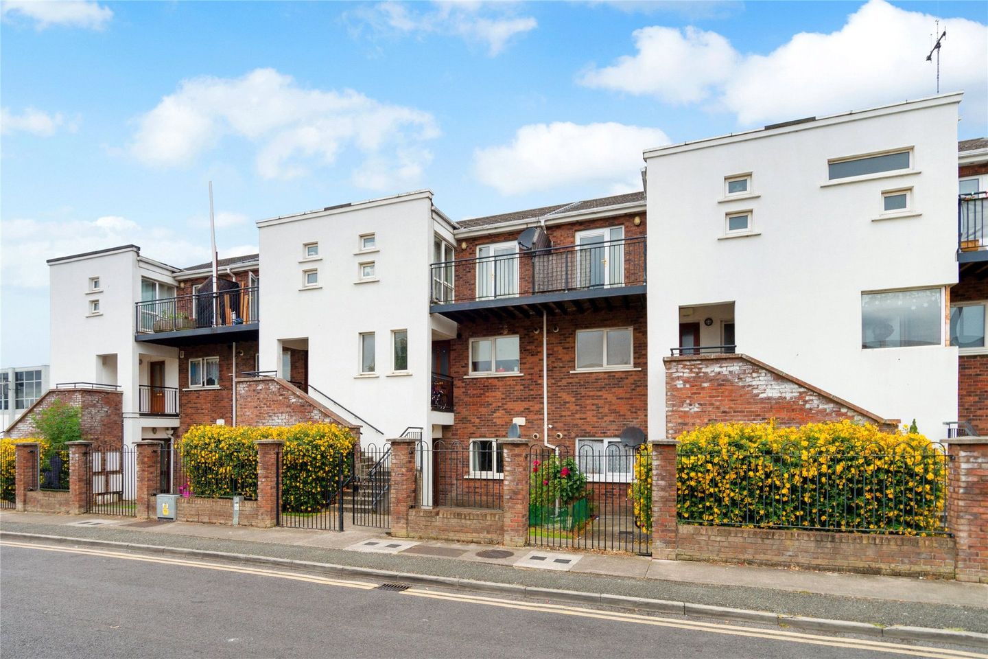 5 Foxford Court, Ballyowen, Lucan, Co. Dublin is for sale on Daft.ie