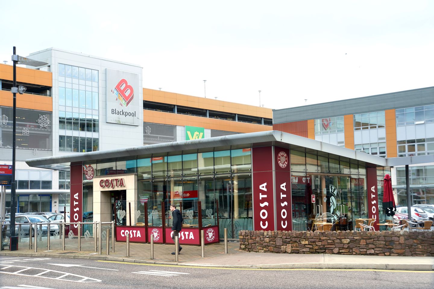 Commercial property for rent in Blackpool Retail Park and Shopping