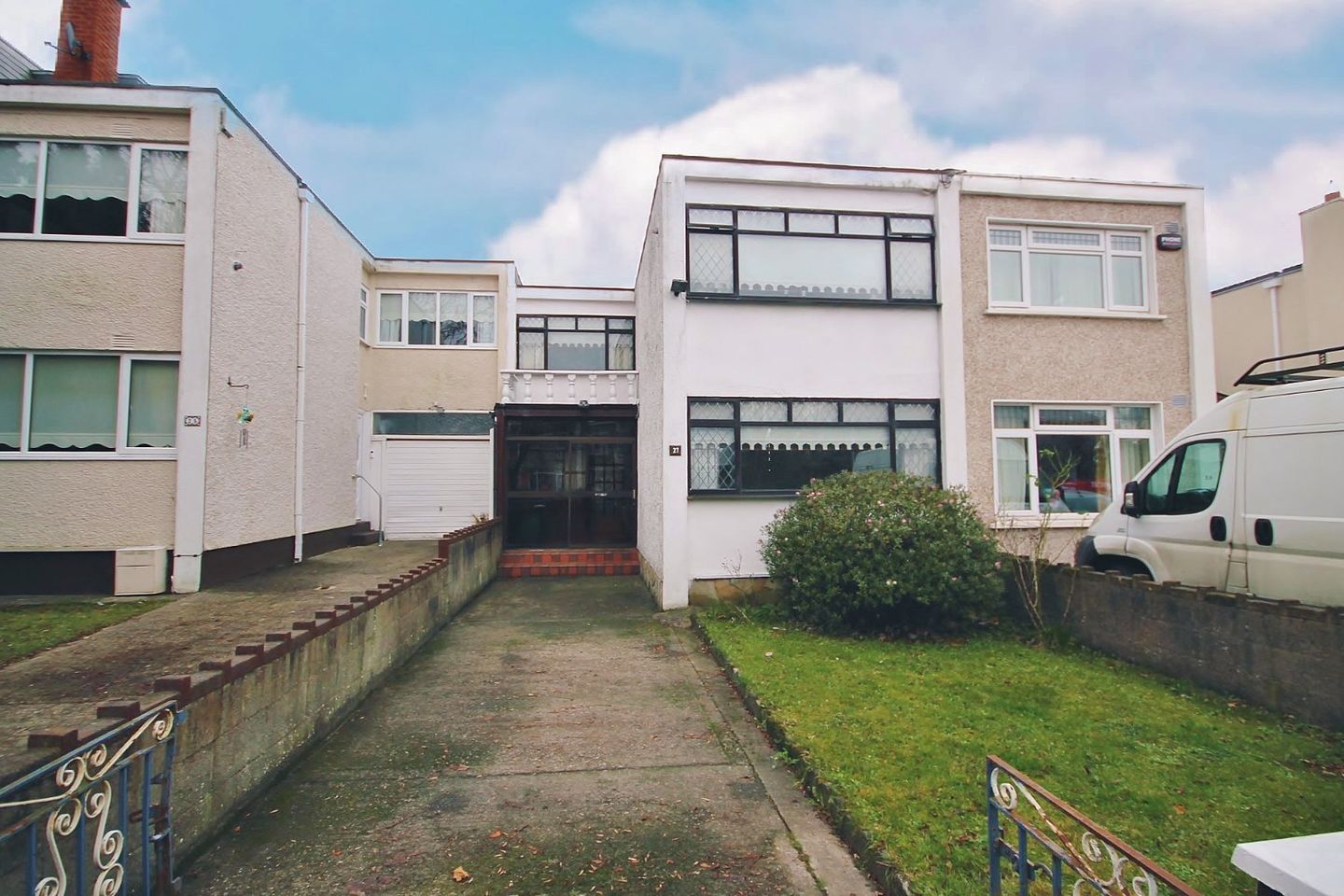 27 The Drive, Millbrook Lawns, Tallaght, Dublin 24, D24VYW0 is for sale