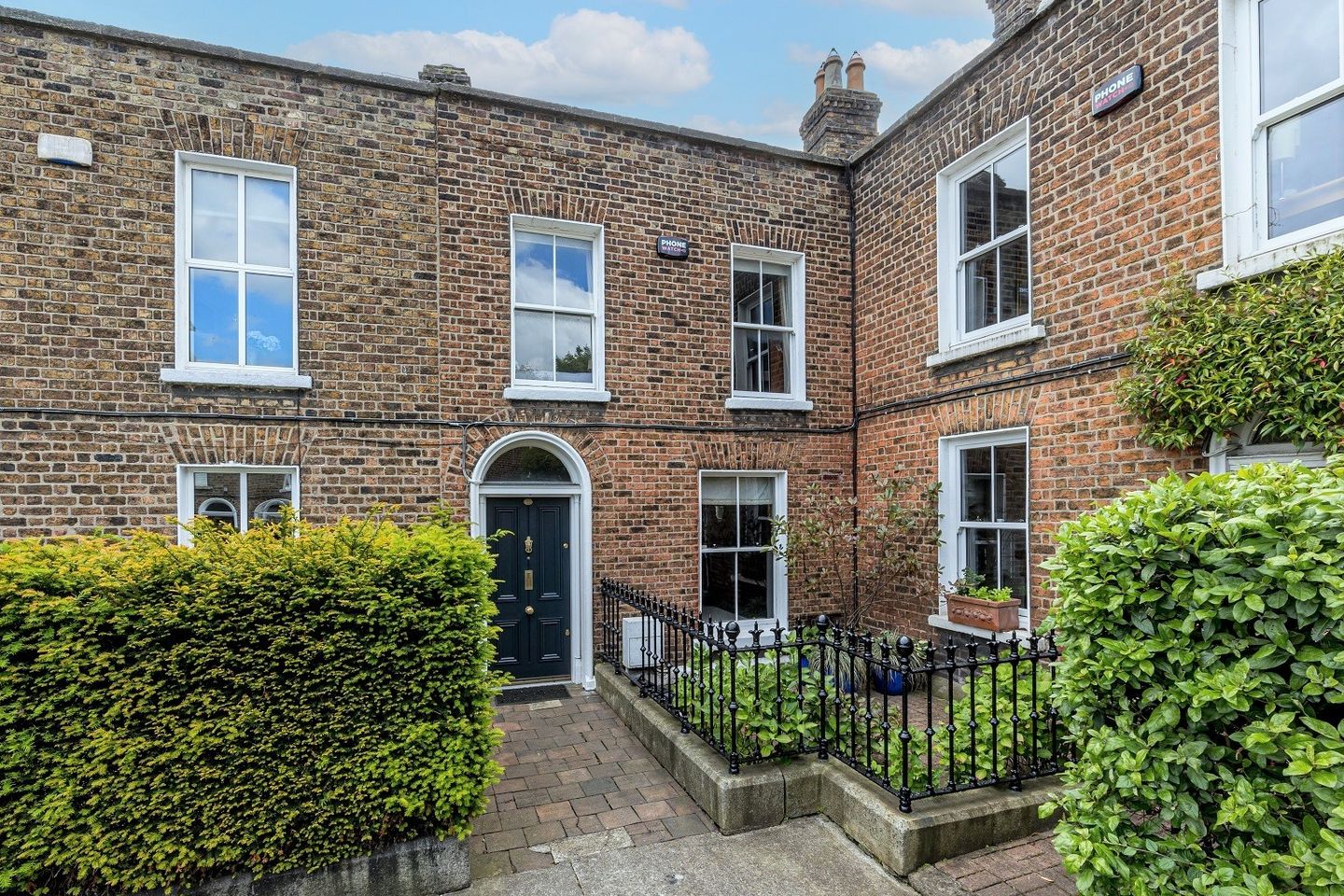 11 Albert Place East, Grand Canal Street Lower, Dublin 2, D02XK33