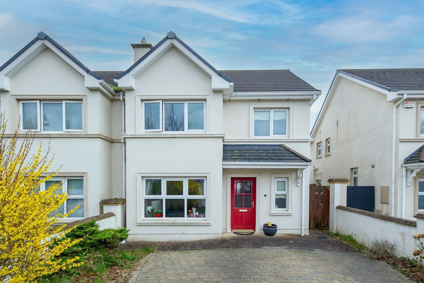 74 Clonmore, Ballyviniter, Mallow, Co Cork, P51HRF1 is for sale on Daft.ie