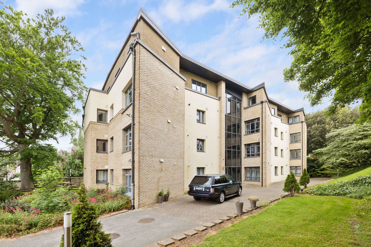 Apartment 10, Creevagh House, Dundrum, Dublin 14, D14RK38 is for sale