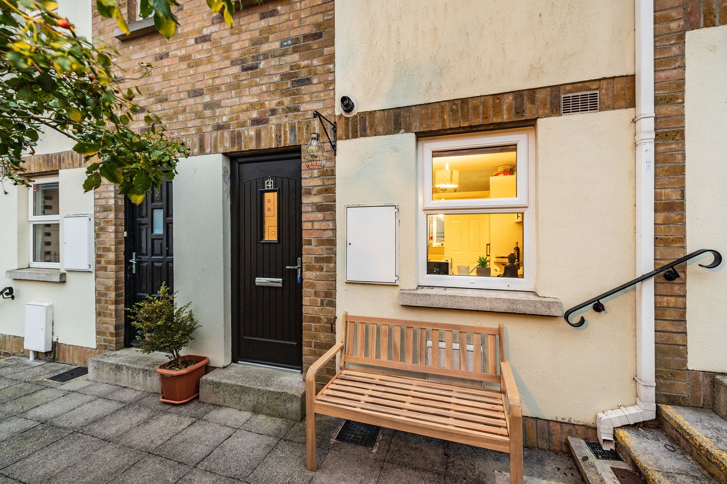 4 Eyre Mews, Eyre Street, Newbridge, Co. Kildare, W12R793
