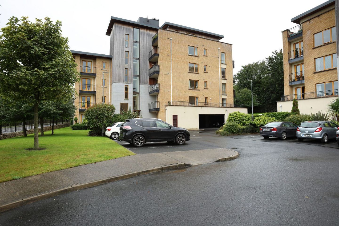 Apartment 3, Littlewood, Belarmine Avenue, Stepaside, Stepaside, Dublin 18, D18C985