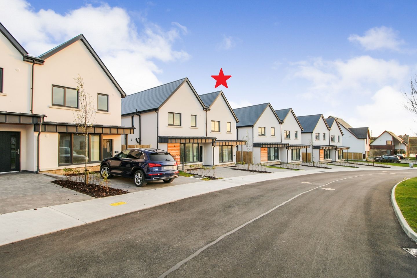 No. 18 The Crescent, Priors Point, Carrick-On-Shannon, Co. Leitrim, N41X0W4