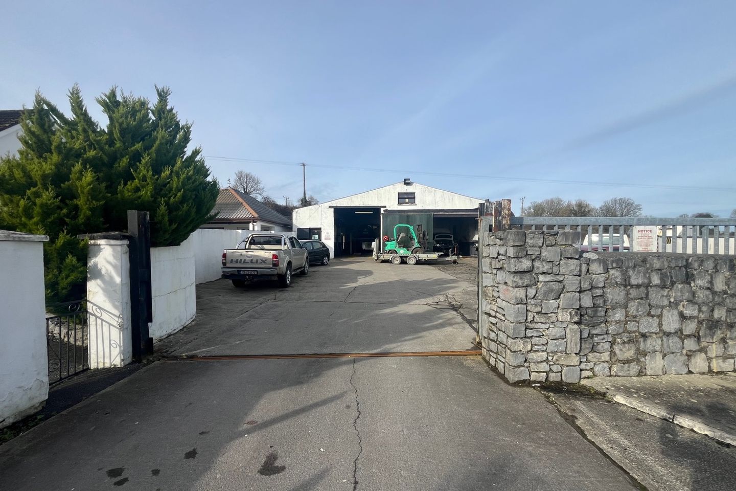 Garage / Commercial Sheds And Yard, Drumquin, Ennis, Co. Clare, V95YT68