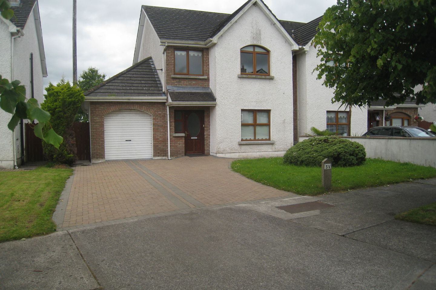 10 Mostrim Oaks, Edgeworthstown, Co. Longford, N39PW13 is for sale on