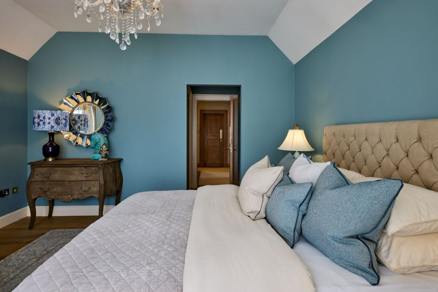 Weavers Hall, Plunkett Avenue, Foxrock, Dublin 18, D18A3C2 is for