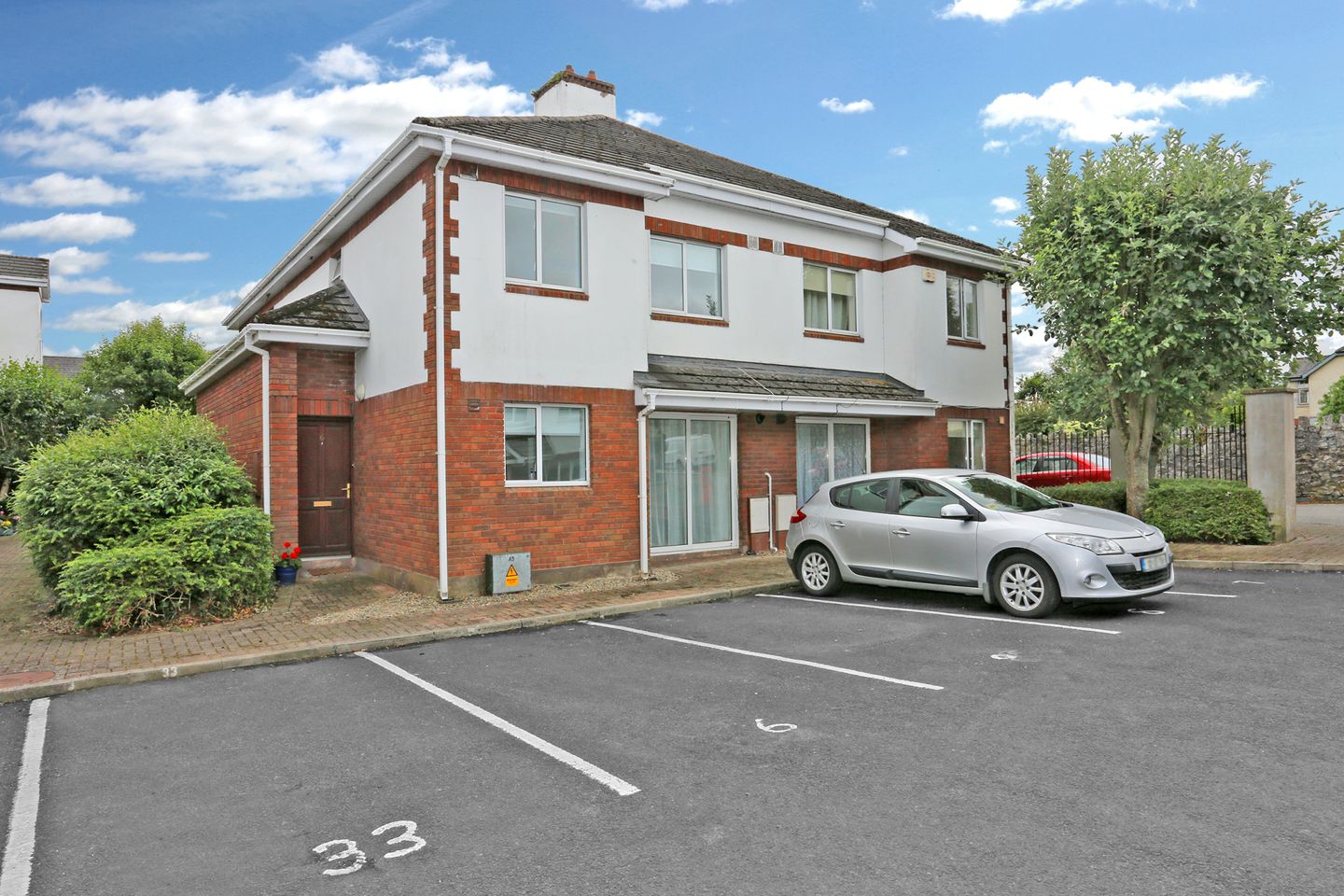 6 Castlecourt, Clancy Strand, Limerick, V94ARY8
