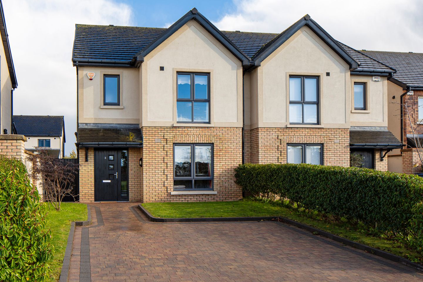 8 The Avenue, Royal Oaks, Enfield, Co. Meath, A83HE48