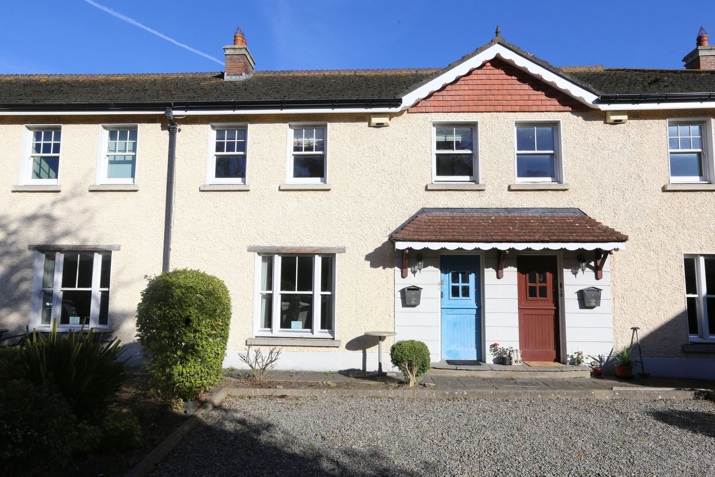 9 The Courtyard, Eastham Road, Bettystown, Co. Meath, A92X324 is for