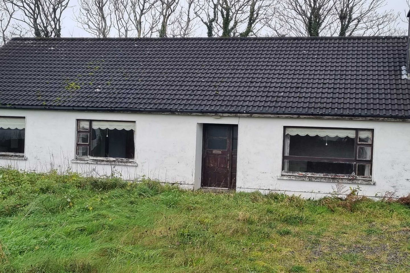 High Road, Ballinaboula, Dingle, Co. Kerry, V92N8W6 is for sale on Daft.ie