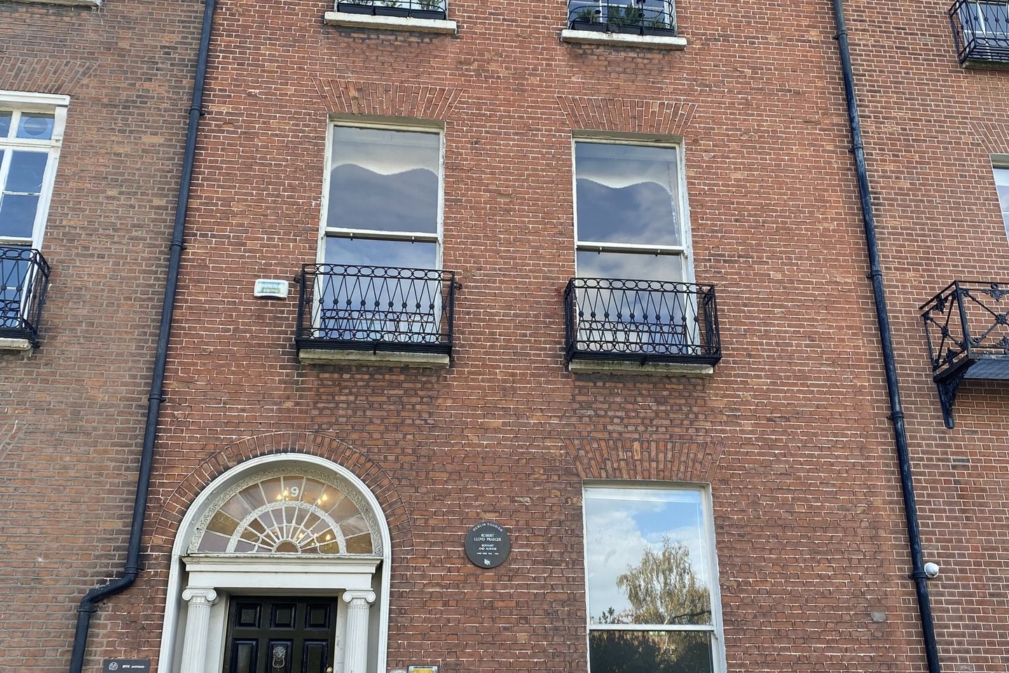 Commercial property for rent in 19 Fitzwilliam Square, Dublin 2