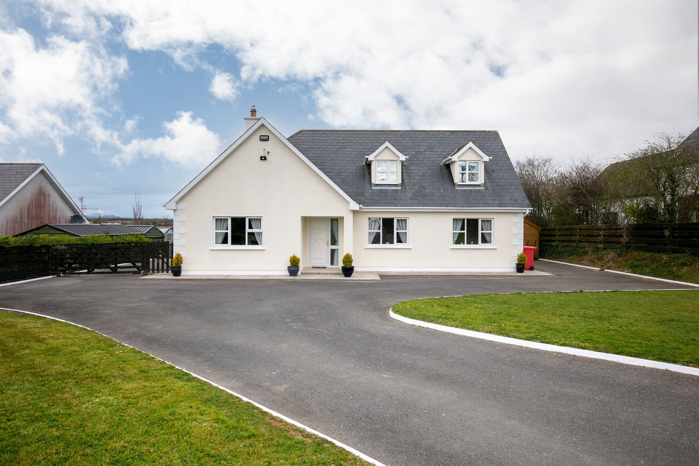 Magmar Lodge, Clonmines, Wellingtonbridge, Co. Wexford, Y35ND71 is for